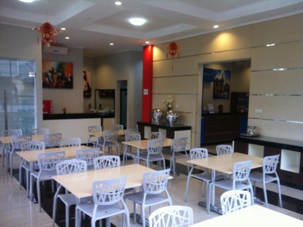 Lj Hotel