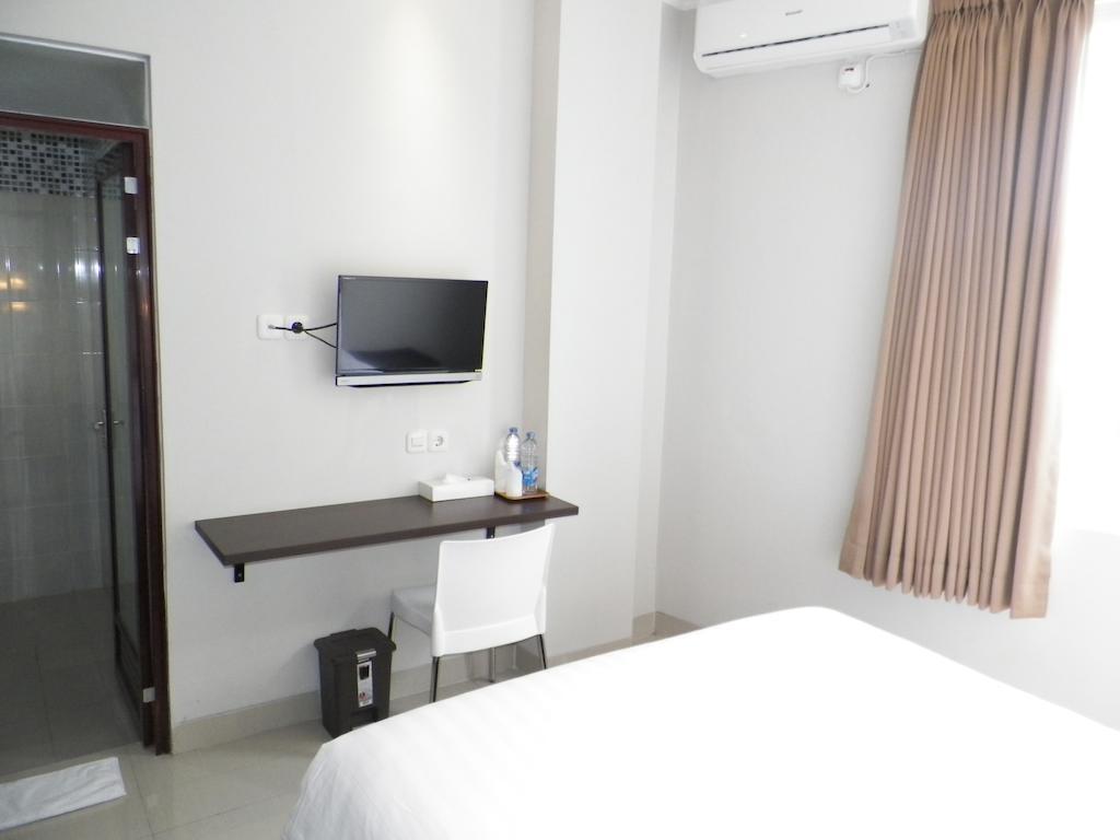 Lj Hotel