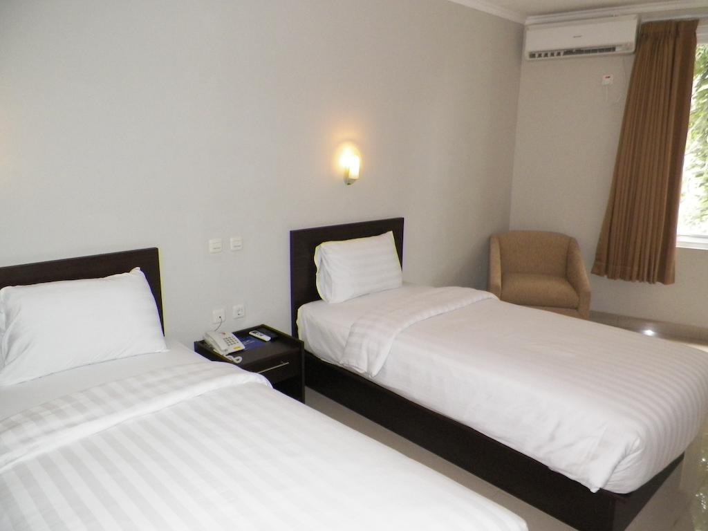 Lj Hotel 2*